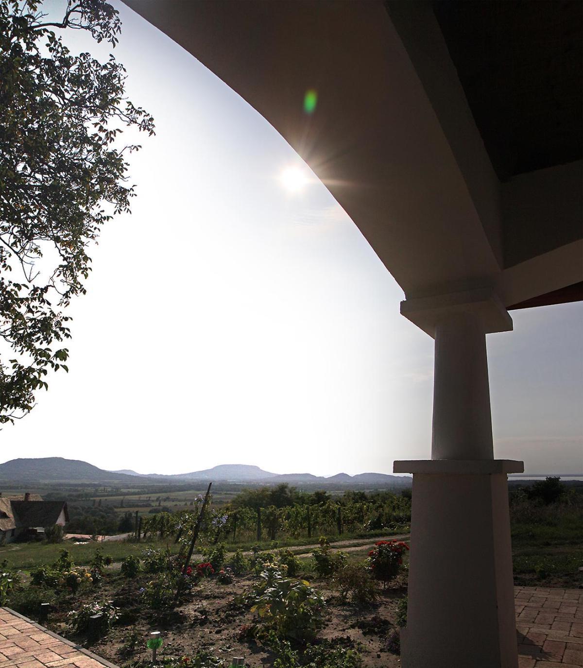 Casa Beata Villa Lesencetomaj Bagian luar foto